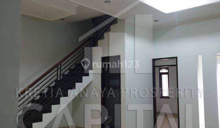 Rumah 2 Lantai Bagus Unfurnished SHM di Bojongloa Kidul, Bandung 1