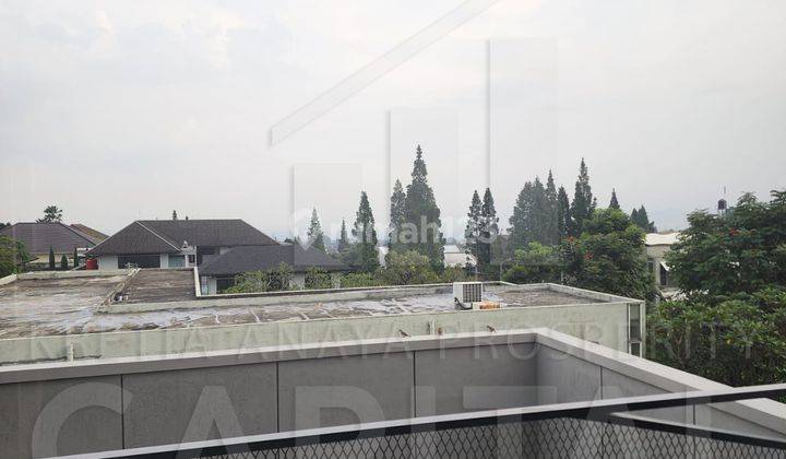 Rumah 2 Lantai Bagus di Setiabudi, Bandung 2