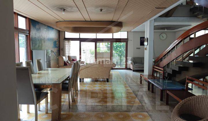 Rumah 3 Lantai Bagus Semi Furnished SHM di Pasir Kaliki, Bandung 1