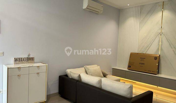 Rumah Sewa Lebar 8 2 Lantai Full Furnished Interior Siap Huni 1