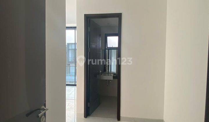 Rumah 3 Lantai 5x17,8 Cluster Piano Golf Island Kosongan 2