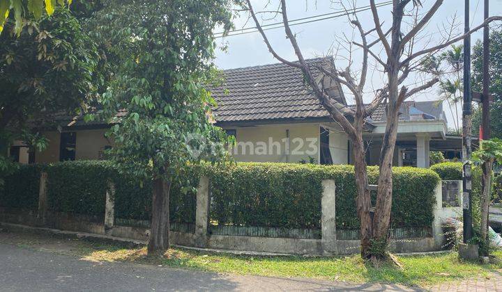  Rumah Unfurnished Butuh Renovasi SHM - Sertifikat Hak Milik di Alamanda, BSD City 1