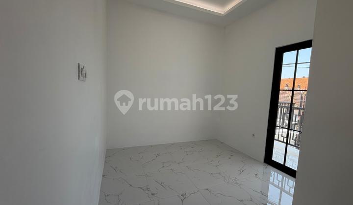 Brand New House! Luas dan Nyaman Lokasi Strategis Denpasar Selatan.