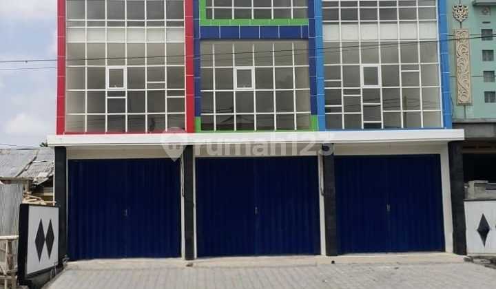 Jual / Sewa Ruko 3 Lantai di daerah Imam Bonjol Denbar. Jual / Sewa Ruko 3 Lantai di daerah Imam Bonjol Denbar.
