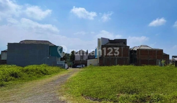 Land Ready to Build, Legality of Split Location behind UMM Campus.