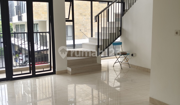 Dijual Rumah Baru Seminyak Residence, Eksklusif, Minimalis Modern di Pancoran Jakarta Selatan