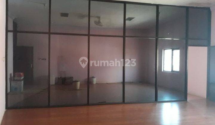 Rumah 3 Lantai Bagus Nol Jalan Raya Pahlawan Surabaya Pusat 2