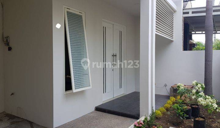 Rumah Minimalis 2lt Di Perumahan Ketintang Dekat Unesa 1