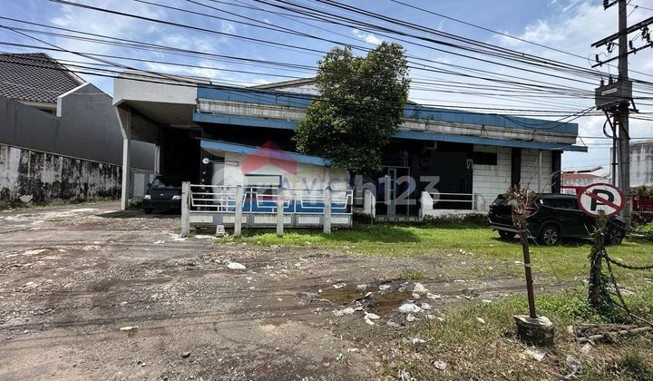 Dijual Gudang Besar Pinggir Jalan Singosari, Lokasi Sangat Strategis Cocok untuk Berbagai Kebutuhan Usaha