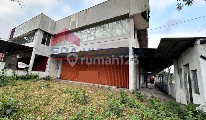 For Rent Warehouse with Large Vehicle Access Road, Beside Main Road, Commercial Business Area Suitable for Expedition, Office, Building Materials or Electronics Store, Storage Warehouse.