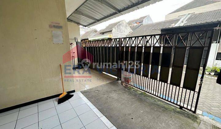 Rumah Kost Aktif Dan Usaha Laundry Murah Fully Furnished, Lokasi Strategis Dekat Kawasan Kampus, Dalam Perumahan Taman Landungsari Indah 2