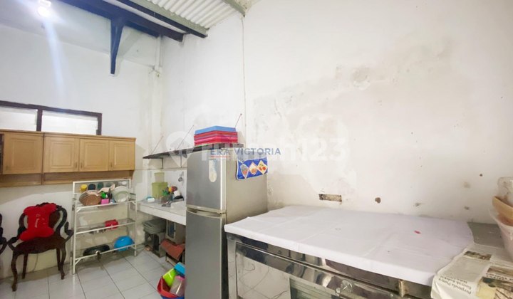 For Sale: Bunga-bunga House, Central City Area, Densely Populated. Close to UB Campus, Polinema, Asia, Suhat Culinary Center. Suitable for Residence or Investment. 2