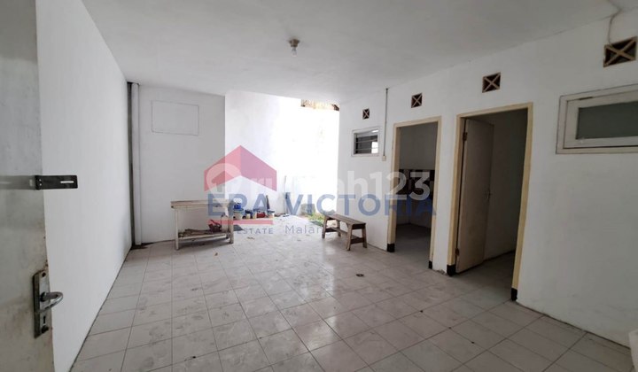For Rent: 2-Storey Shop House, Strategic Axis in Sawojajar Business Area 2