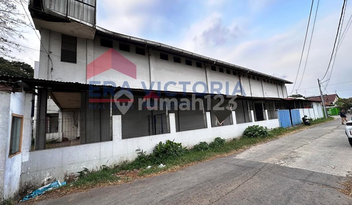 For Rent Warehouse with Large Vehicle Access Road, Beside Main Road, Commercial Business Area Suitable for Expedition, Office, Building Materials or Electronics Store, Storage Warehouse.