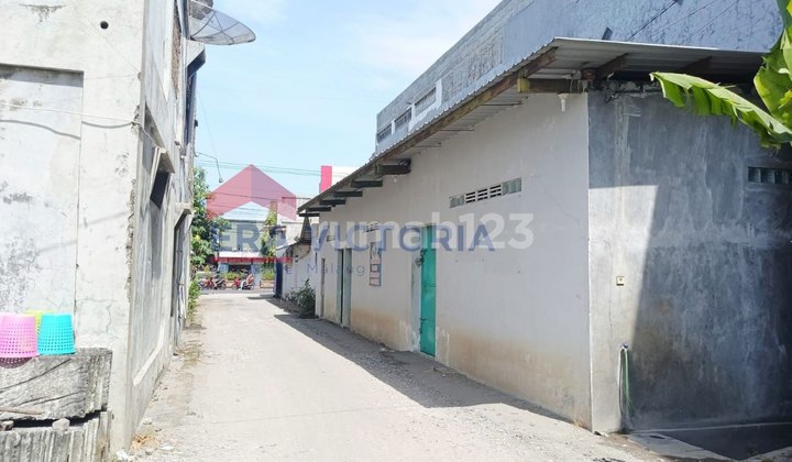 For Sale: Mangunharjo Land Madiun, Strategic Location in Madiun City, Large Vehicle Access, Suitable for Warehouses, Garages, Offices.