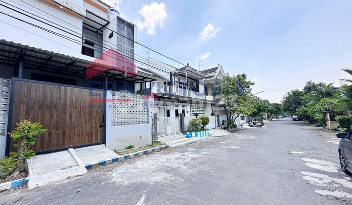 For Sale: Titan Blimbing House. Corner Position, Special Condition, Ready to Occupy, Quiet and Comfortable Area. Close to Sulfat Culinary, Puri Bunda Hospital. Easy Access to City Center. 2