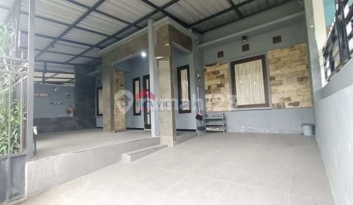 For Sale or Rent: House in a Quiet Housing Estate, Nyman, Cool Mountain Air, 10 Minutes to Tea Plantation, Public Facilities, 5 Minutes to Lawang Market, Easy Access, and Paved Roads with Turnoffs. For Sale or Rent: House in a Quiet Housing Estate, Nyman, Cool Mountain Air, 10 Minutes to Tea Plantation, Public Facilities, 5 Minutes to Lawang Market, Easy Access, and Paved Roads with Turnoffs.