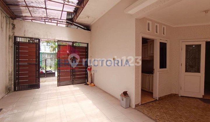 For Sale Ready-to-Live House in a Strategic Location in the City Center Near Soekarno Hatta Business and Culinary Hub, Quiet and Safe Neighborhood, 24-Hour Security 2