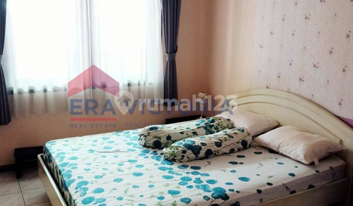 Dijual Rumah Bunga-bunga Pinggir Jalan Ramai, Selangkah Ke Pusat Kuliner Dan Indomart. 3 Menit Ke Sdn Lowokwaru 4, 6 Menit Ke Pasar Tawangmangu Dan Suhat, 10 Menit Ke Hotel Savana 2