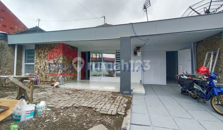 For Sale/Rent Ready-to-Lwell Home in a Strategic Central City Location Within a Safe & Comfortable Environment. Near Lavallete Hospital, Saiful Anwar Hospital, SMPN 5, Cor Jesu School, Train Station, Klojen Market.