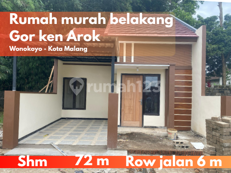 This house is for sale behind the Gor Ken Arok in Malang City. 1