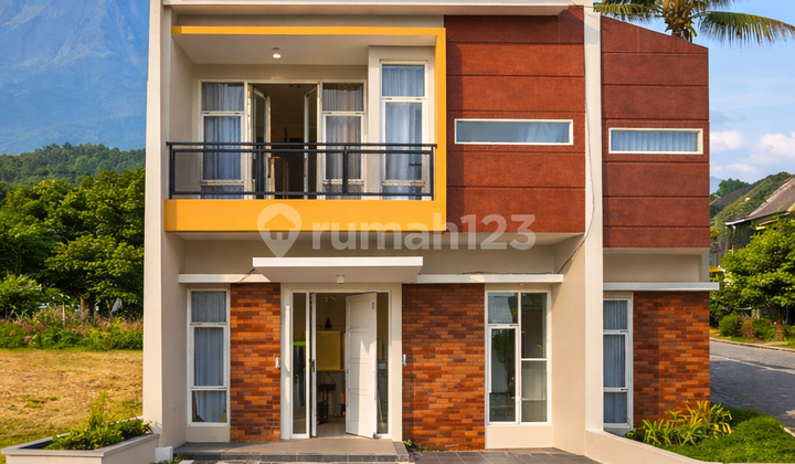 Luxury Villa in the Tourist Area of Batu City 2