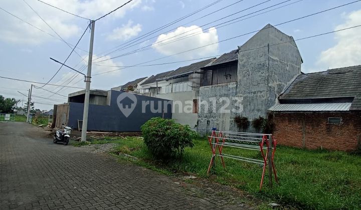 Modern House in the Center of Malang City 2