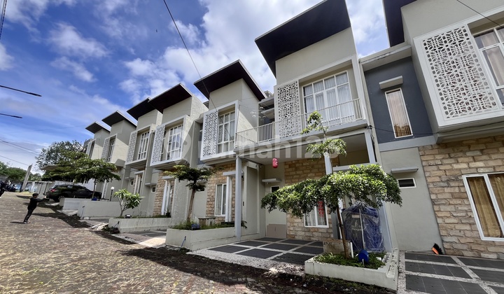 Villa Mewah Full Furnish Samping Bns Kota Wisata Batu, Dapatkan Income Ratusan Juta Pertahun