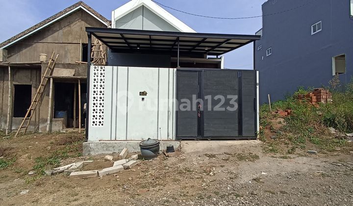 Rumah Modern Minimalis Dekat Exit Tol Kota Malang 1