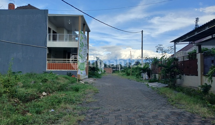 Plot of Land 3 Minutes from Malang Toll Exit Plot of Land 3 Minutes from Malang Toll Exit