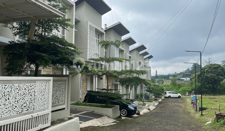 Luxury Villa A Step Away From Jatim Park 2 Batu City 2