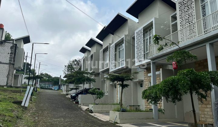 Luxury Villa 1 Minute to Bns, Jatim Park 2 Batu City 2