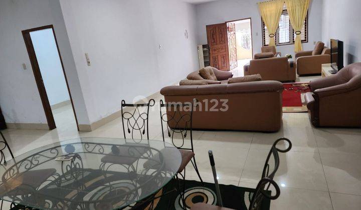 Disewakan Villa Komplek Taman Polonia Medan 2