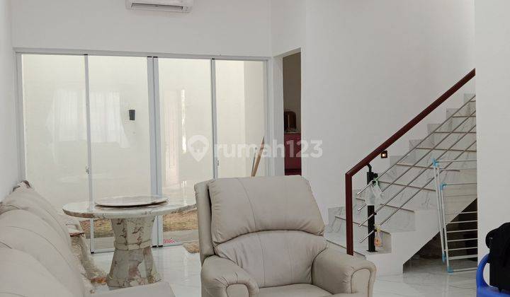 Dijual Murah Villa Komplek Royal Sumatera Jamin Ginting 2