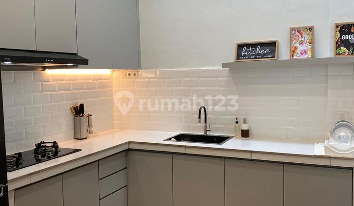 Rumah Cantik Semi Furnish Komplek Givency One