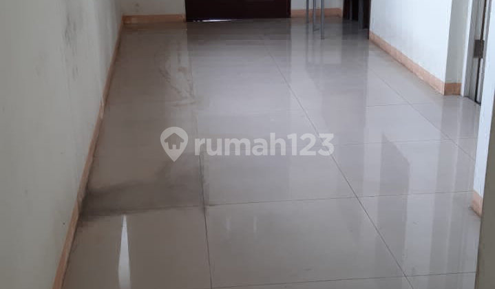 3 1/2 Story Shop House Mainroad Dalem Kaum, Bandung 2