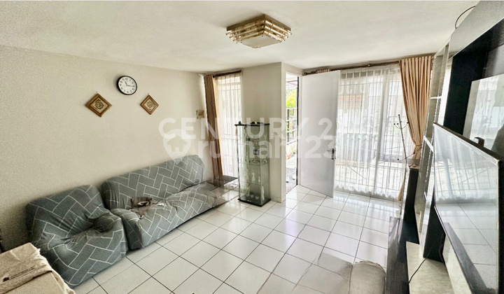 Minimalist Modern House In Istana Regency Sudirman Bandung 1