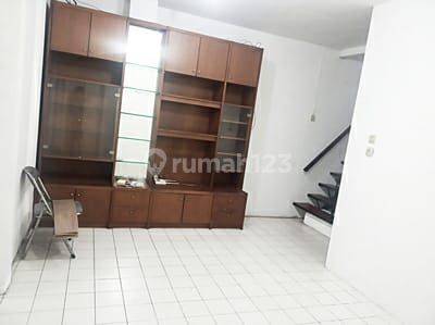 Rumah 2 Lantai Pusat Kota Di Jl Ciateul Bandung 2