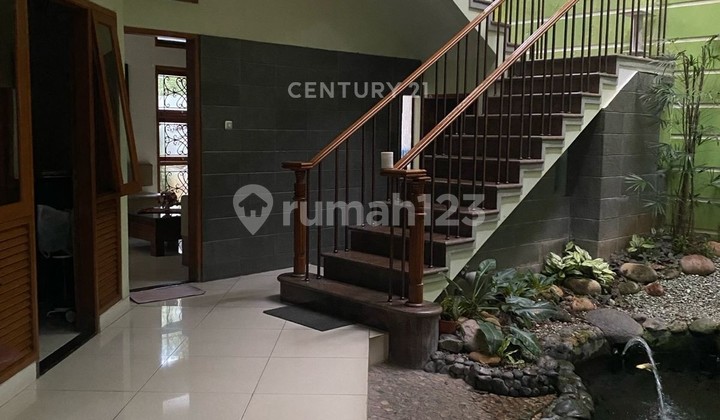Dijual Rumah Asri Di Daerah Setraduta Bandung 1