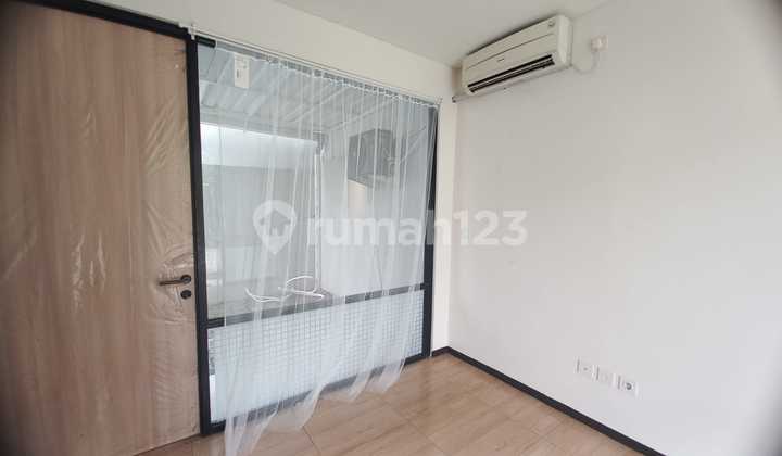 Comfortable 2-Story House in Rolling Hills Karawang 1