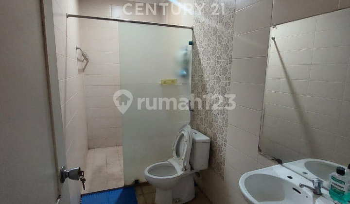 Rumah Dua Lantai Siap Huni Lingkungan Komplek Asri Taman Mutiara 2