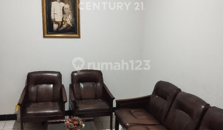 Murah Banget!! Rumah Di Antapani 2 Lantai, Baru Renov, Siap Huni