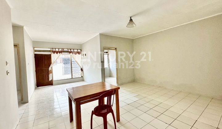 ruang tamu rumah murah siap pakai di