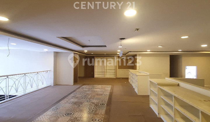 Rumah 2 Lt Strategis Jl Utama Sukajadi ,Bandung