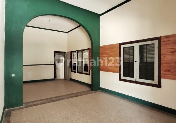 DIJUAL RUMAH JL. LOMBOK - SBY PUSAT