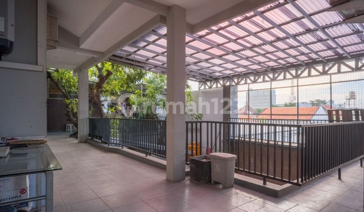 DOWNTOWN COMMERCIAL BUILDING ON TRUNOJOYO STREET, PRESTIGIOUS COMMERCIAL AREA FOR CAFE/RESTAURANT/OFFICE/CLINIC 2