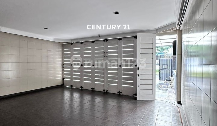 Beautiful Ready-to-Live Home in Pondok Indah Fr 14154