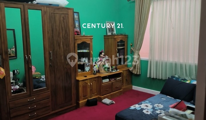 Rumah dengan Swimming Pool di Pamulang Gb 14106 2