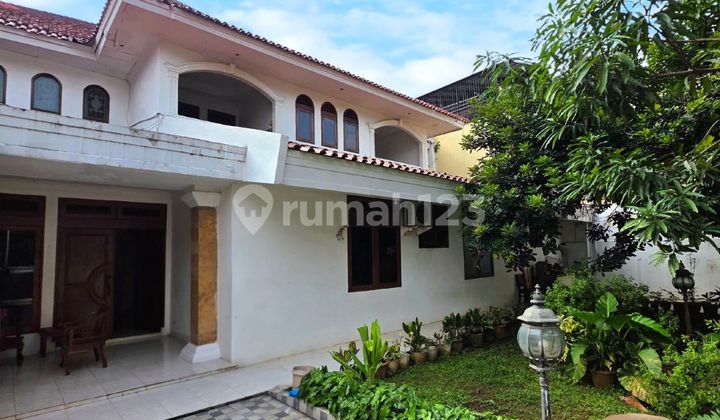 Rumah Lokasi Strategis di Jaksel 2