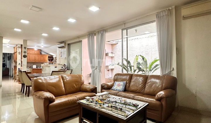 Rumah Cantik Luas 555 di Jalan Pendidikan , Cilandak Barat Rumah Cantik Luas 555 di Jalan Pendidikan , Cilandak Barat